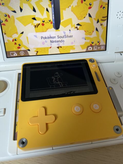 playdate et 3DS XL Pikachu